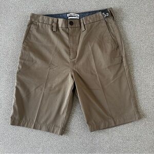 Billabong Carter Shorts, Men size 32 Tan Flat Front Casual Skater Surfer Style
